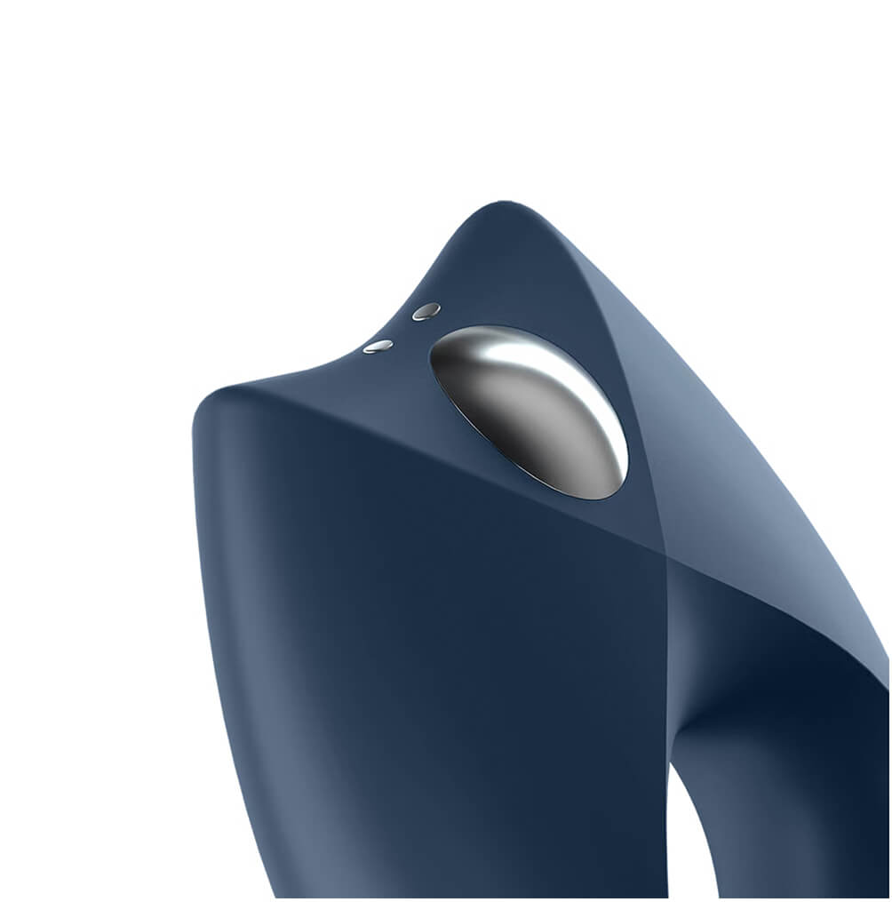 Detalle del botón y motor vibrador del anillo Satisfyer Royal One